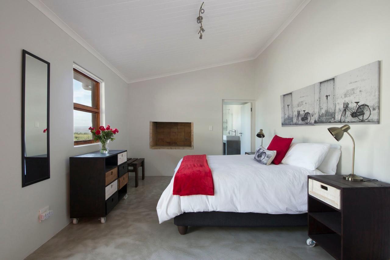 Misty Mountains Villa Hermanus Bagian luar foto