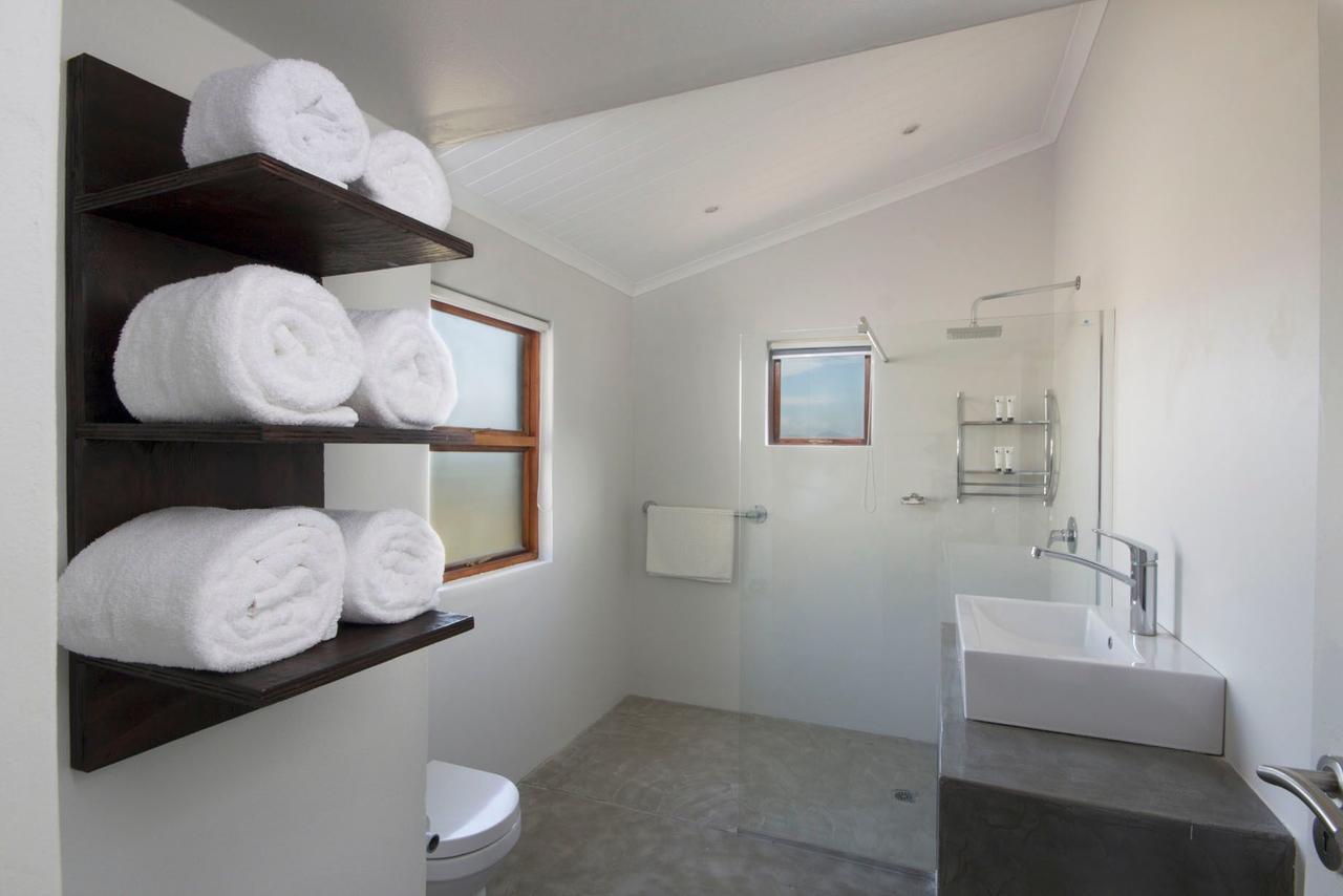 Misty Mountains Villa Hermanus Bagian luar foto