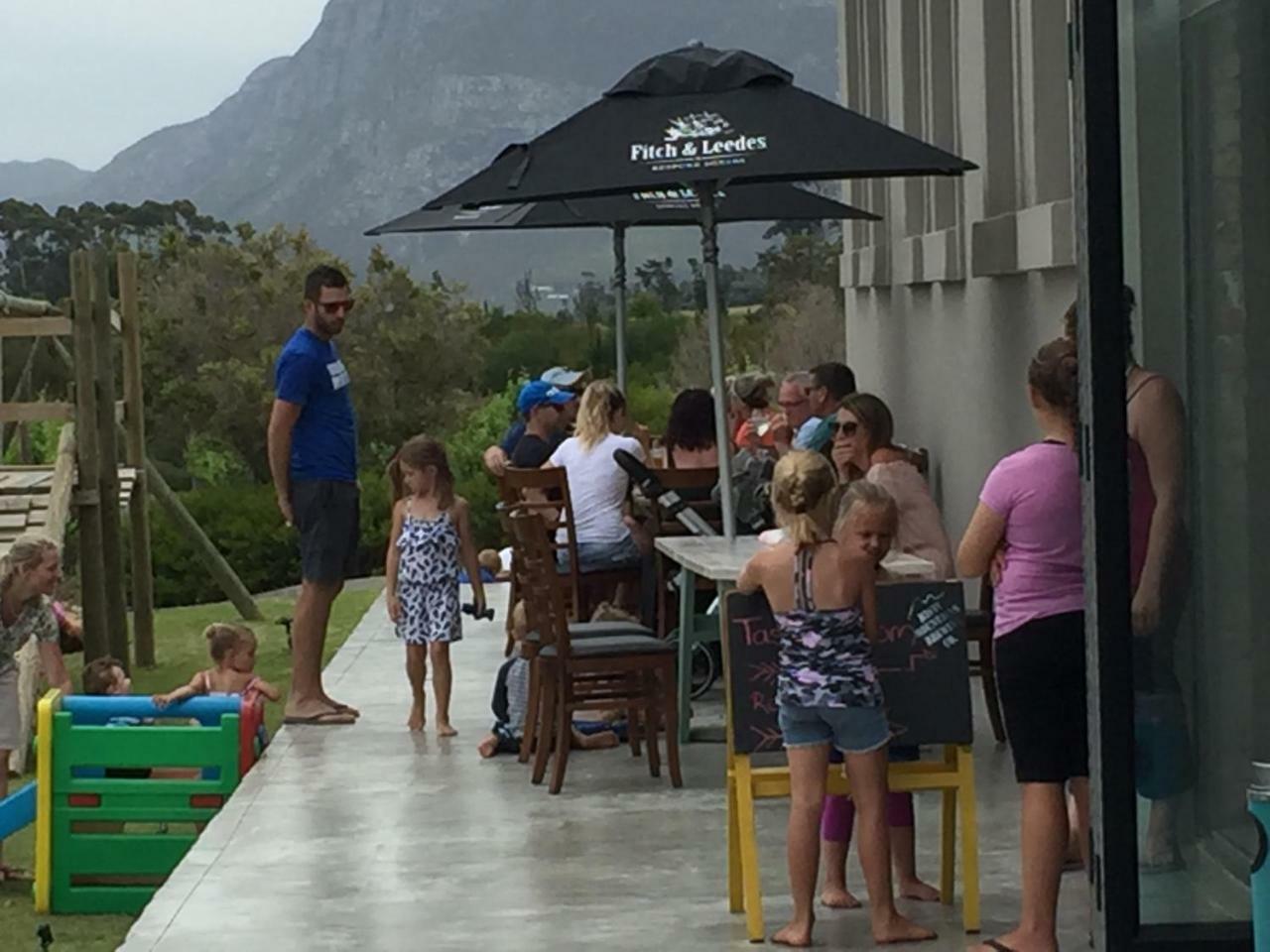Misty Mountains Villa Hermanus Bagian luar foto